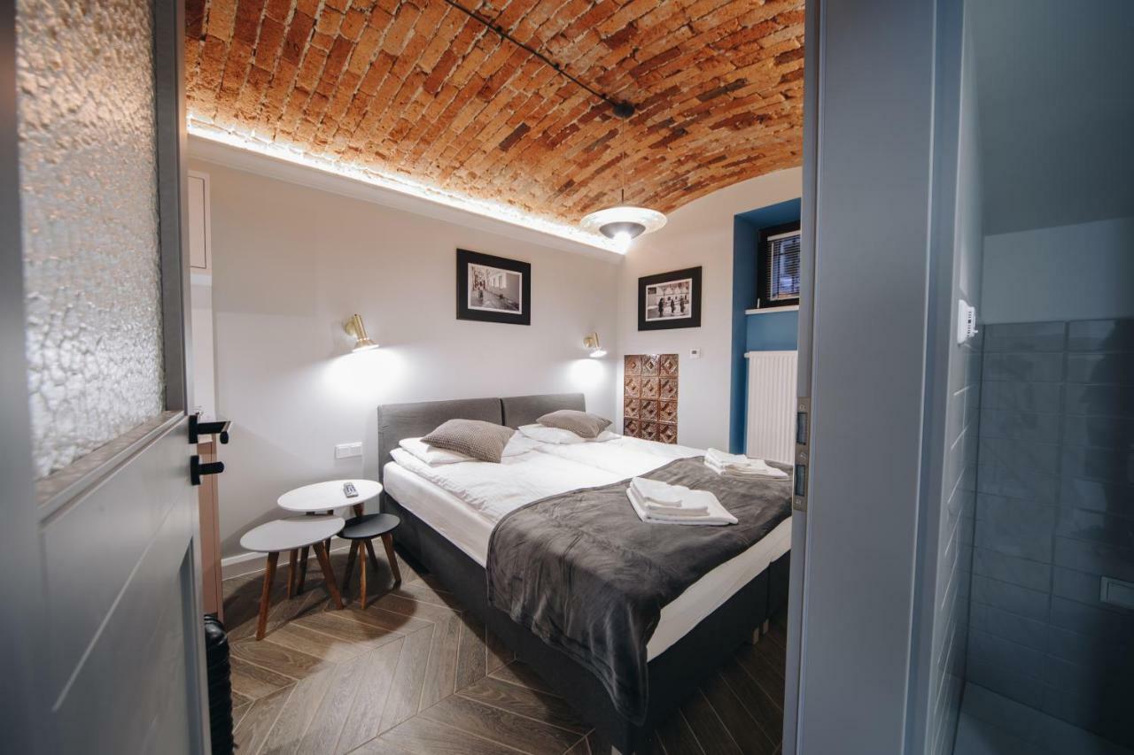 Platan Apartments-5 min Main sqr-large bed-unique Cracovie Extérieur photo